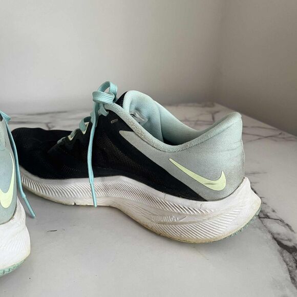 Nike Quest 3 Running Shoes Sneakers Size 8.5 Black/Barley Volt/Glacier Ice - Picture 3 of 8